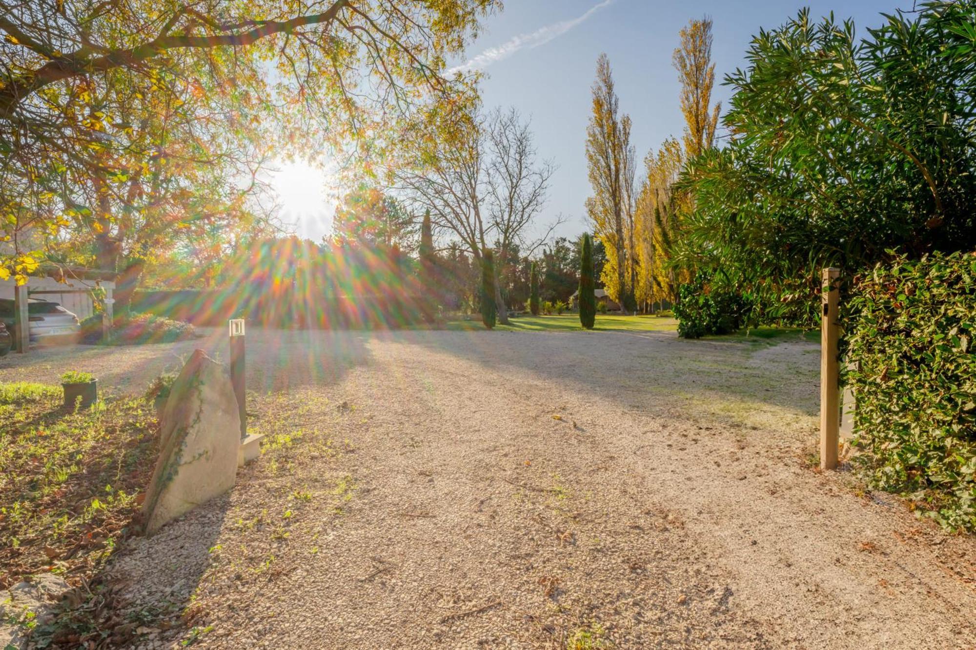 Montjoia Panzió L'Isle-sur-la-Sorgue Kültér fotó